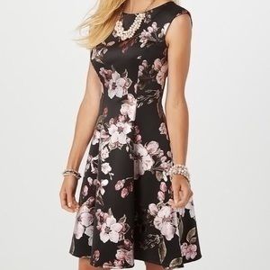 Beautiful slimming a line floral dress